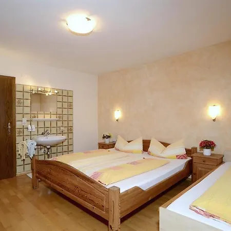 Binder's Saghaus Apartamento